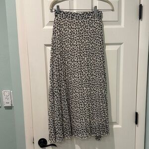 Elegant Black and White Maxi Skirt